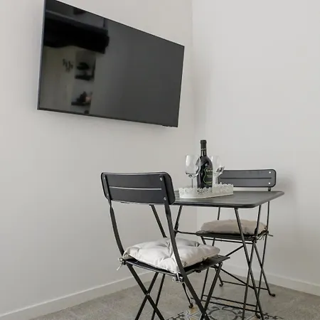 Raffaella Paola Apartman *