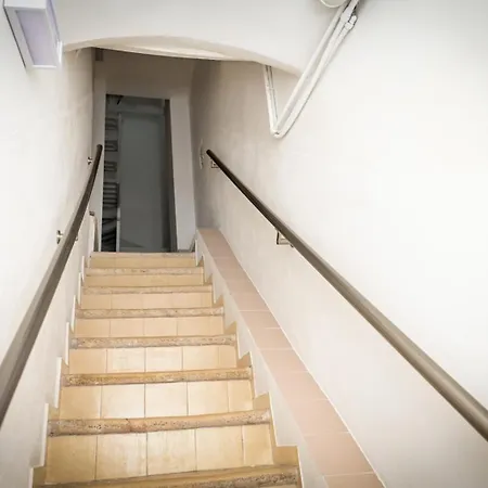 Raffaella Paola Apartman *