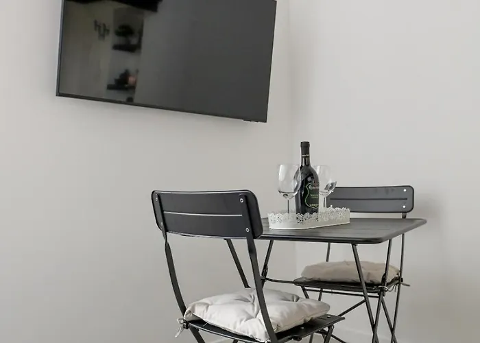 Raffaella Paola Apartman *