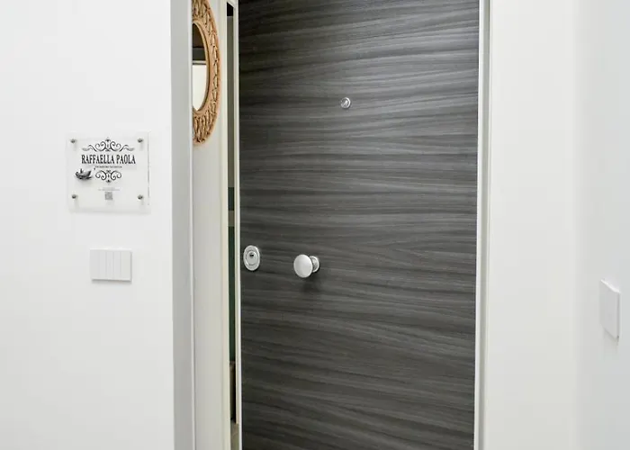 Raffaella Paola Apartman *