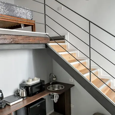 Raffaella Paola * バーリ